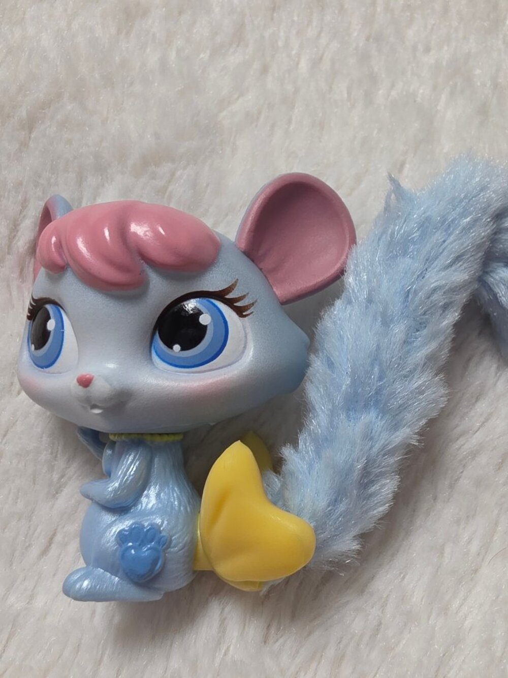 Disney Palace Pets Furry Tail Friends Brie Cinderella Blue Mouse Figure